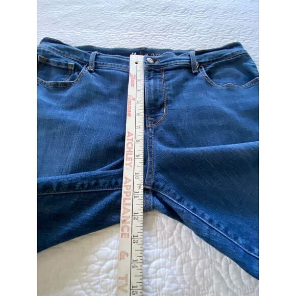 Old Navy Curvy Profile Mid Rise Jeans Blue Size 12 Long Slim Straight Leg - Picture 10 of 11